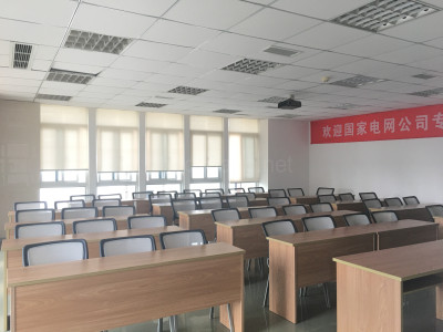 成都龙泉经开孵化园1477平写字楼出租