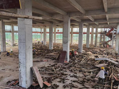 四川雅安雨城区全新厂房独立50年红本 首付三成按揭十年 配套齐全 配电大 排水排污方便 可代办