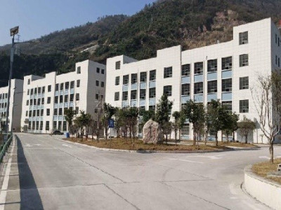 宜昌兴山县8000平米厂房出租 配套齐全 可代办 政府扶持 房租补贴