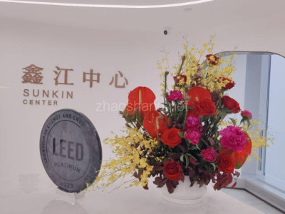 青岛黄岛区一线海景超5A甲级写字楼出租 交通便利 临地铁 停车方便 门头大气