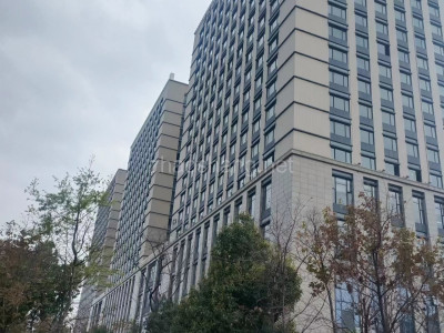 西园路写字楼出租，交通便利，布局合理，环境优美